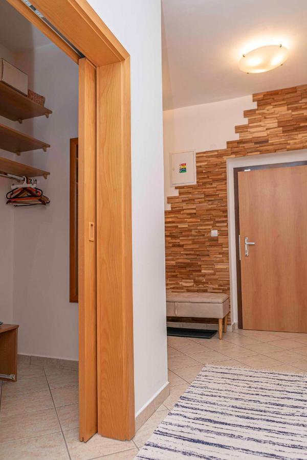 Castle View Apartment With Free Parking Μπρατισλάβα Εξωτερικό φωτογραφία