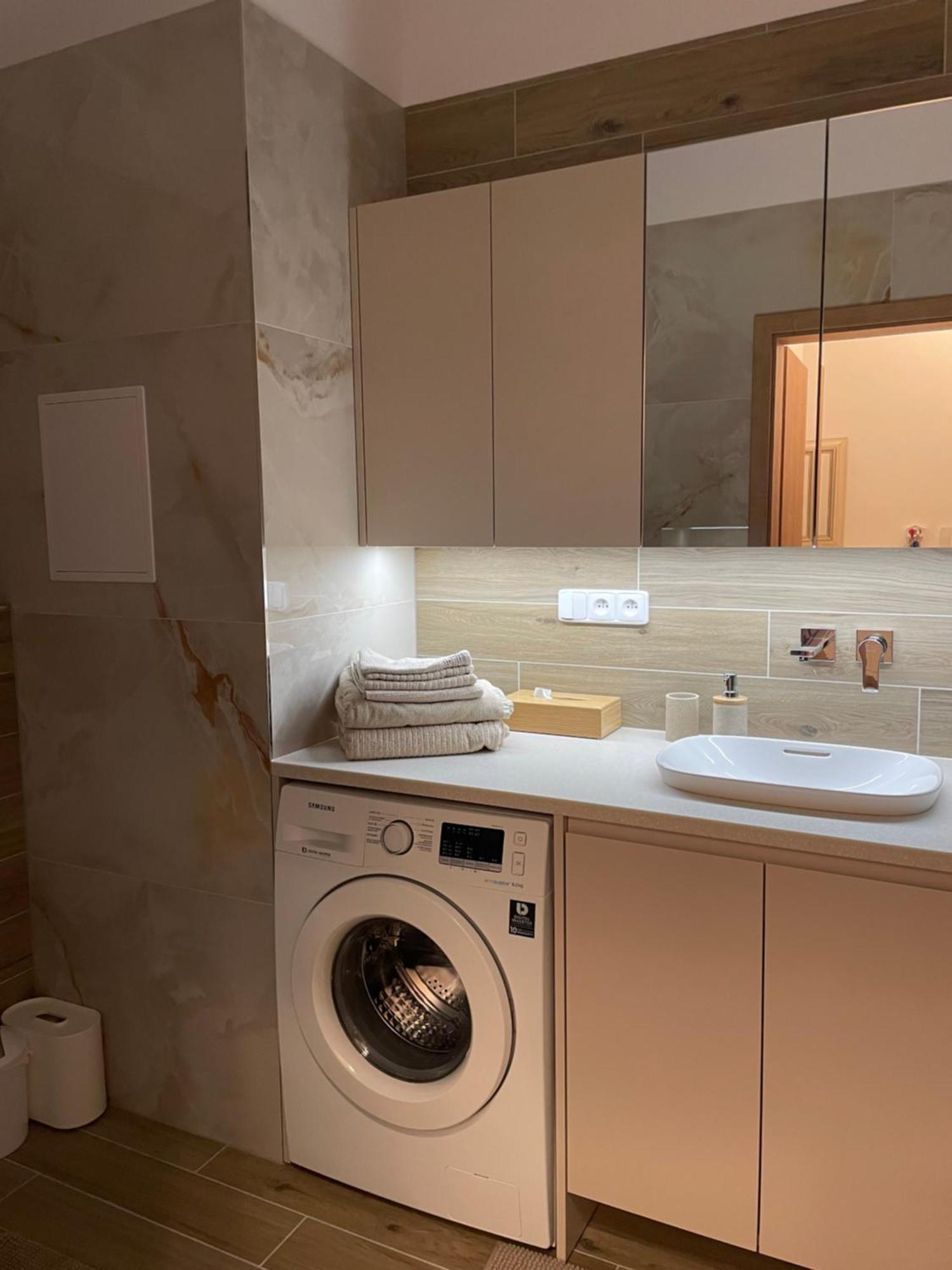 Castle View Apartment With Free Parking Μπρατισλάβα Εξωτερικό φωτογραφία